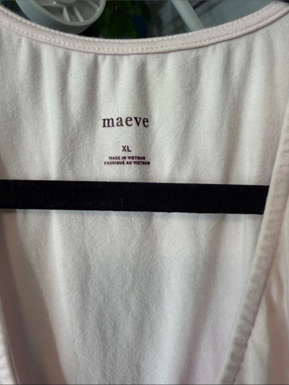 Maeve Light Pink Heart-Panel V-Neck Short Sleeve Top - Picture 2 of 3